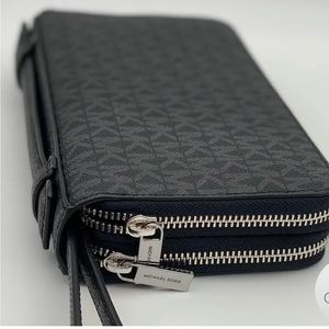 Michael Kors Money Bag Two-Way Wallet - New Women